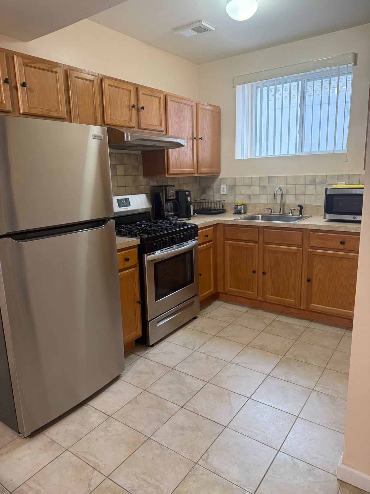 Comfortable 1BR Apartment - Close to Waterfront & NYC - Photo 10