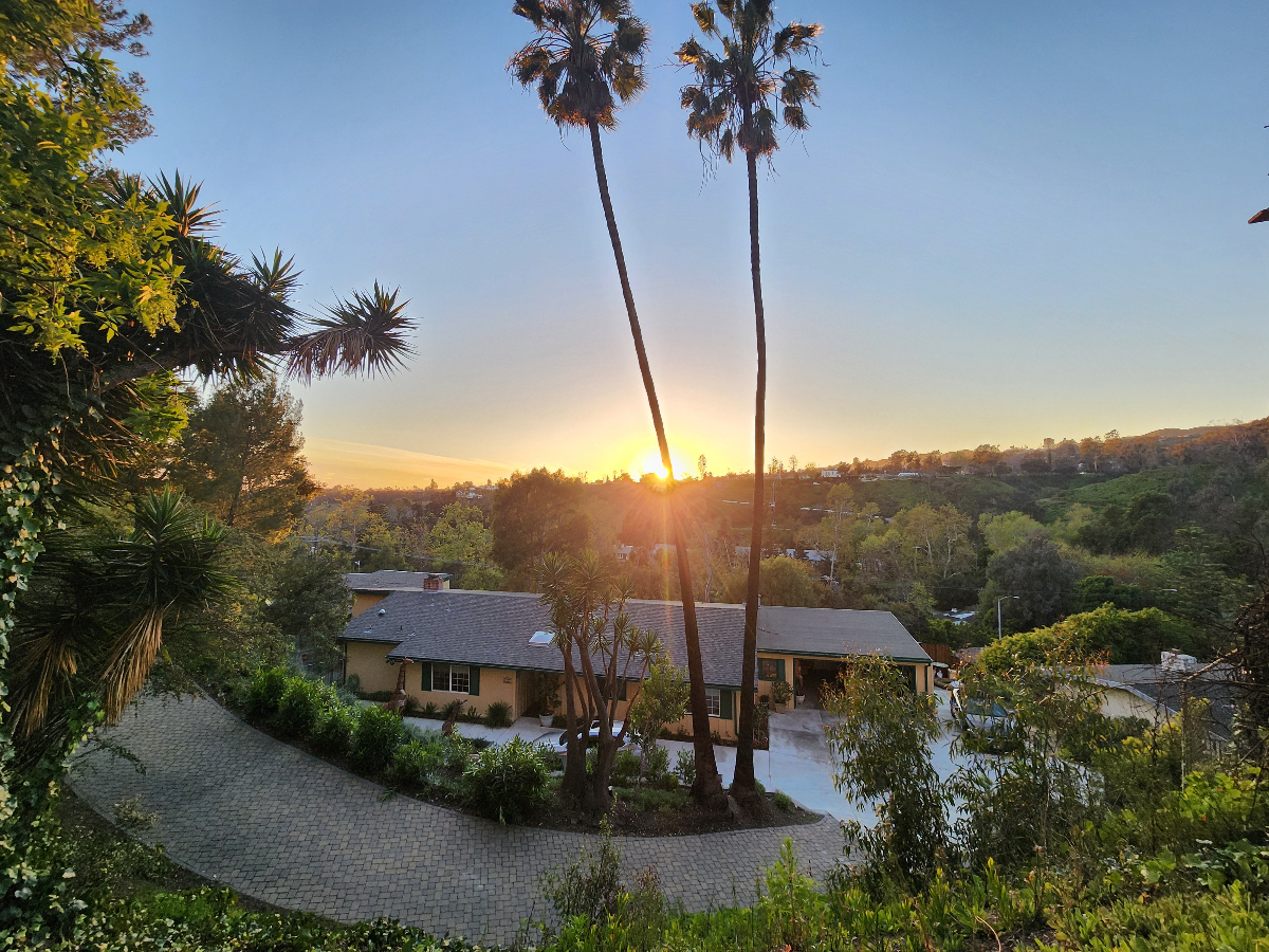 Pacific Palisades 3 Bedroom, One Story Home near Riviera Country Club - Photo 2
