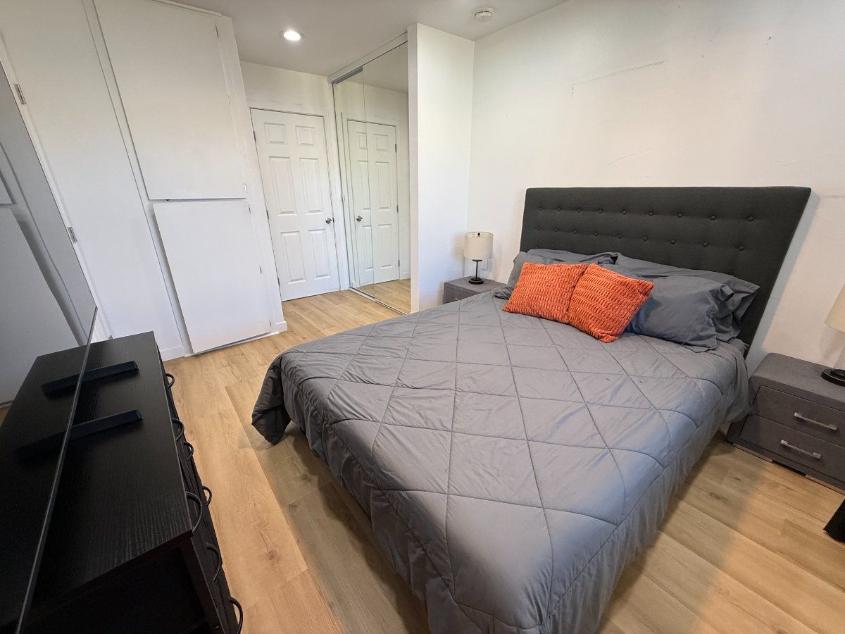Brand-New Remodeled 1-BR Condo w/ Utilities Included in San Diego - Prime Location Near SDSU, Parks, Hospitals & Shopping - Photo 2