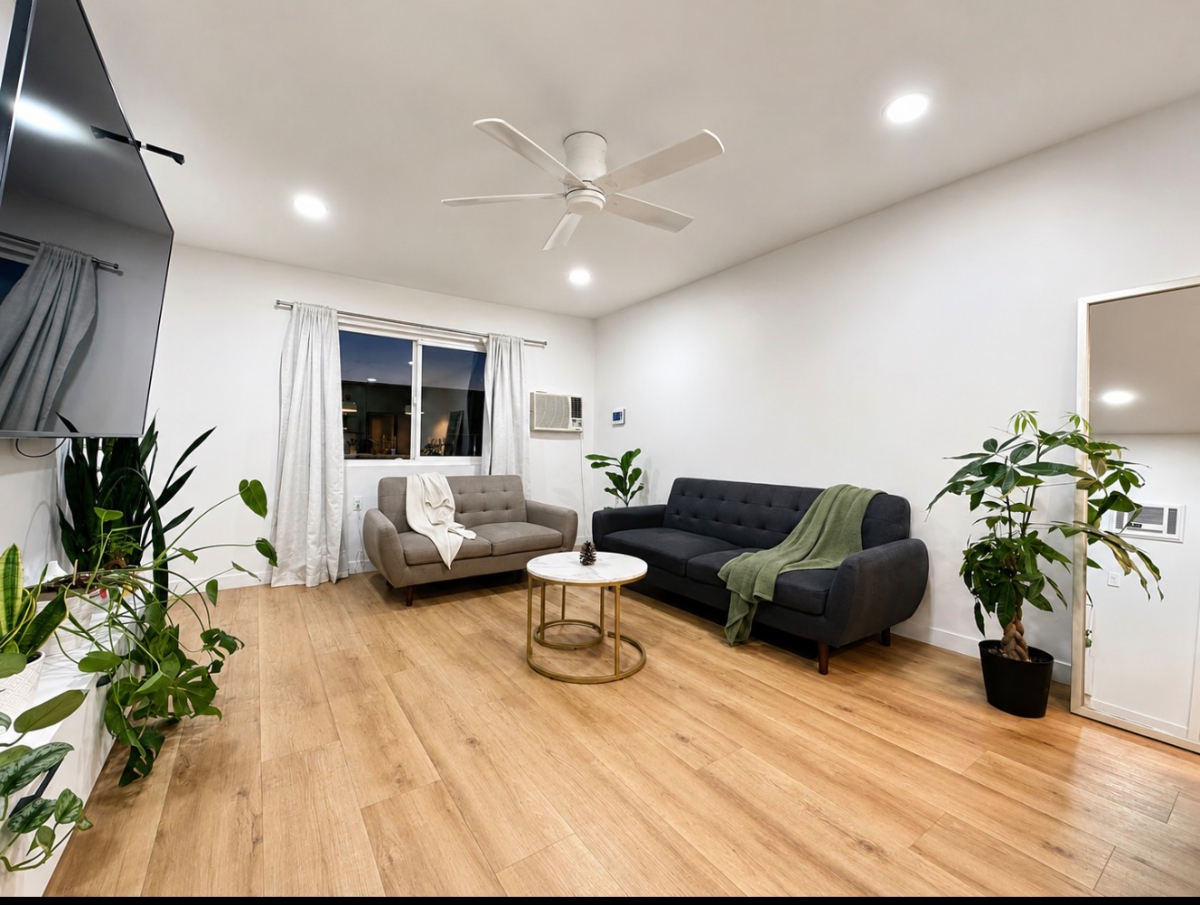 Brand-New Remodeled 1-BR Condo w/ Utilities Included in San Diego - Prime Location Near SDSU, Parks, Hospitals & Shopping - Photo 1