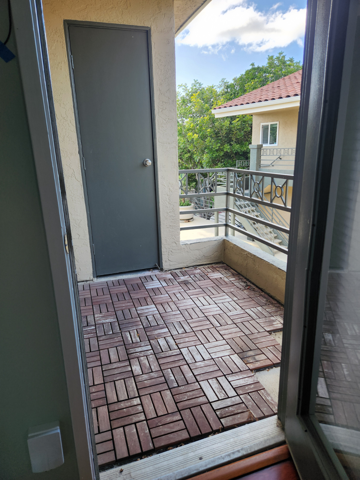 Upgraded top floor condo in Golden Triangle - Photo 4