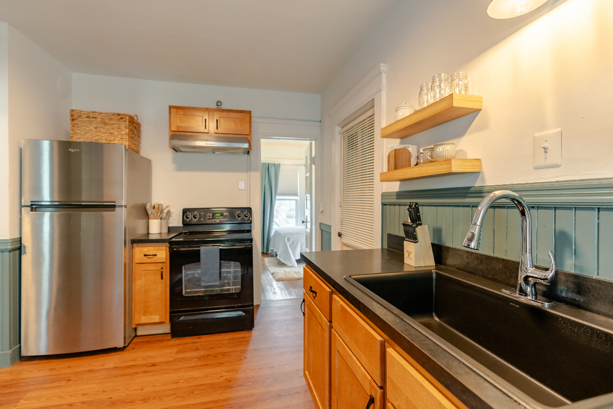3 Bed 1 Bath Spacious and Bright Apartment in Westcott (Syracuse) - Photo 5