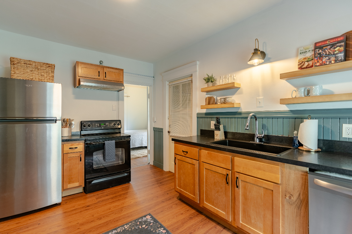 3 Bed 1 Bath Spacious and Bright Apartment in Westcott (Syracuse) - Photo 6