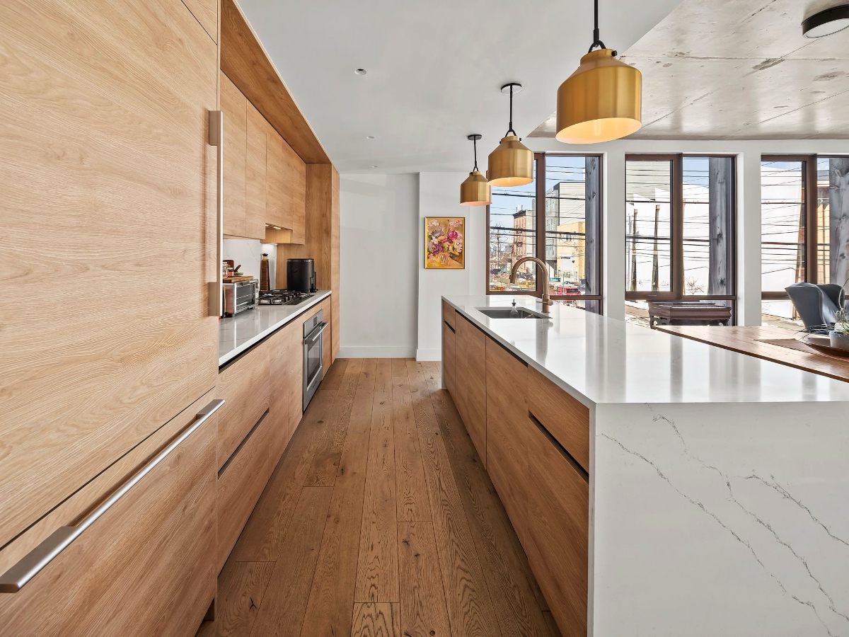 Designer Waterfront 2BR 2BA Red Hook Loft with Private Parking and Roof Deck - Photo 3