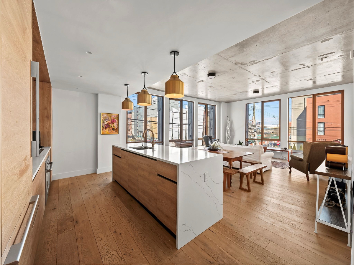 Designer Waterfront 2BR 2BA Red Hook Loft with Private Parking and Roof Deck - Photo 5