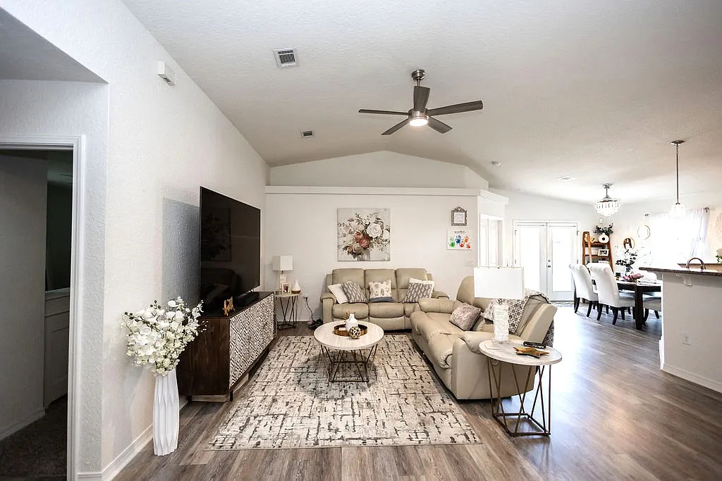 Fully Furnished 3 Bedroom Home Close To Downtown Pensacola, Major Hospitals, Military Bases And Pens - Photo 2