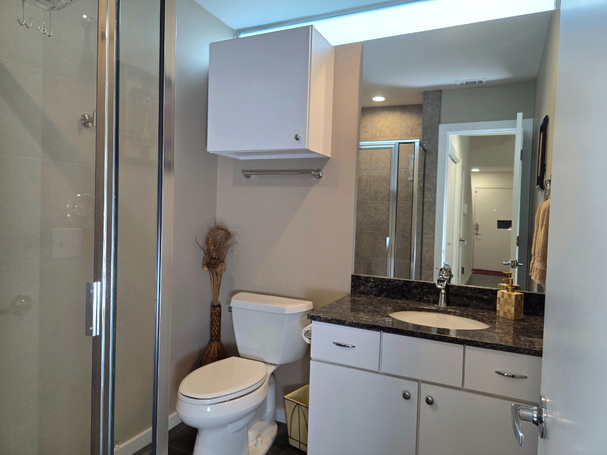 Spacious 3-Story Midtown Townhome /2BR /1,895 SF /Near Med Center - Photo 5