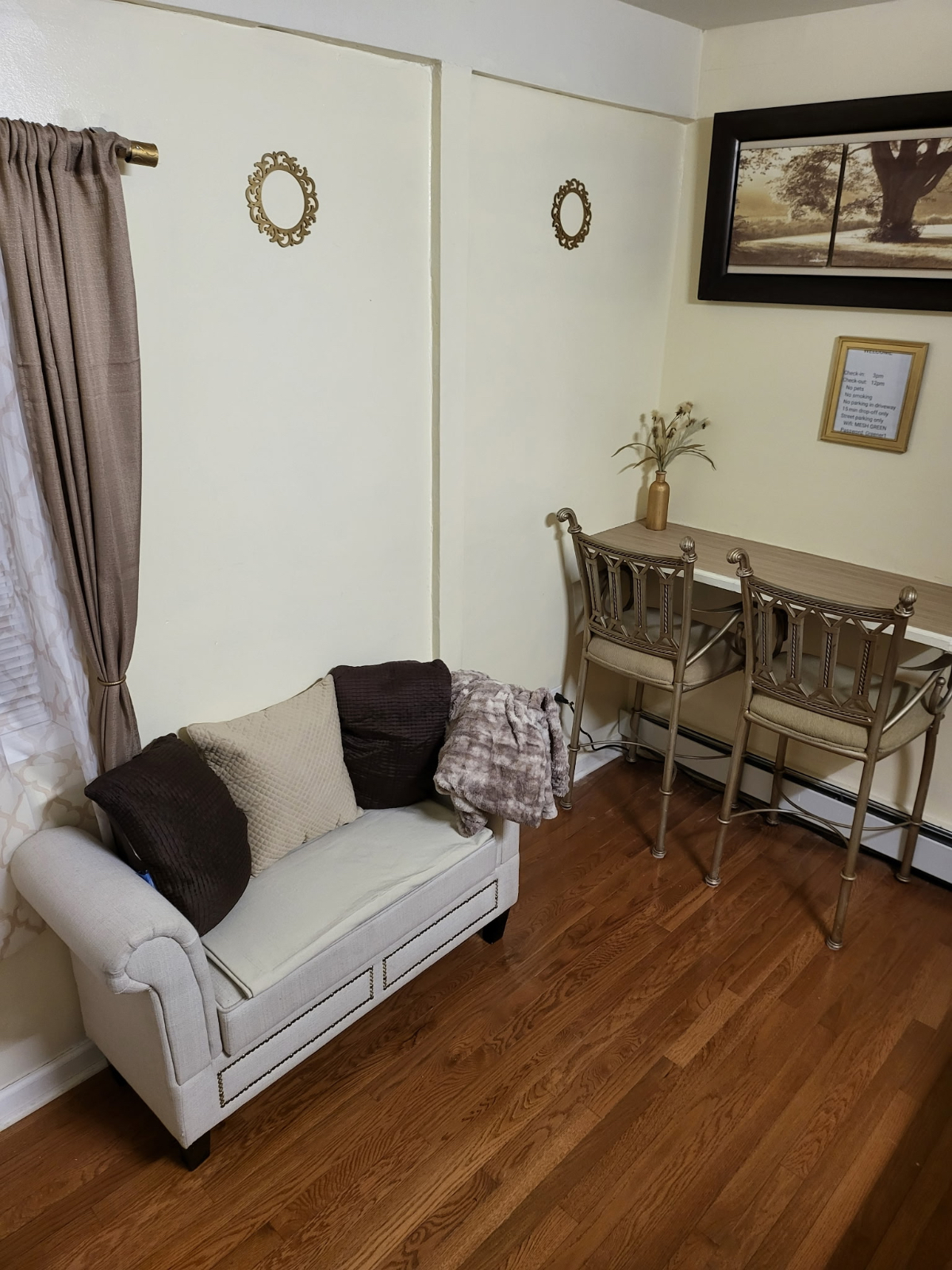 Deluxe Chic Apartment Experience - Photo 4