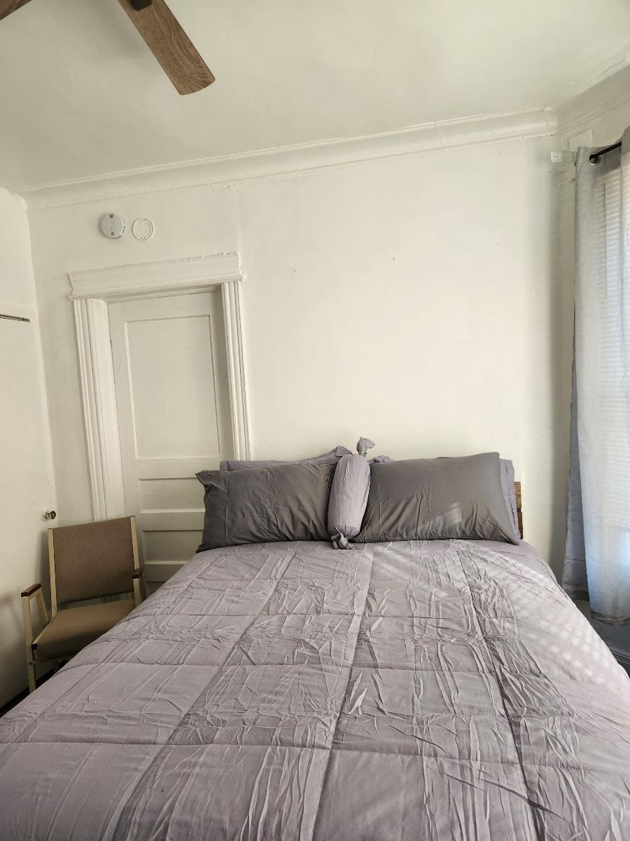 Comfortable 3-Bedroom Apartment with Fully Equipped Interios & Easy City Access - Photo 11