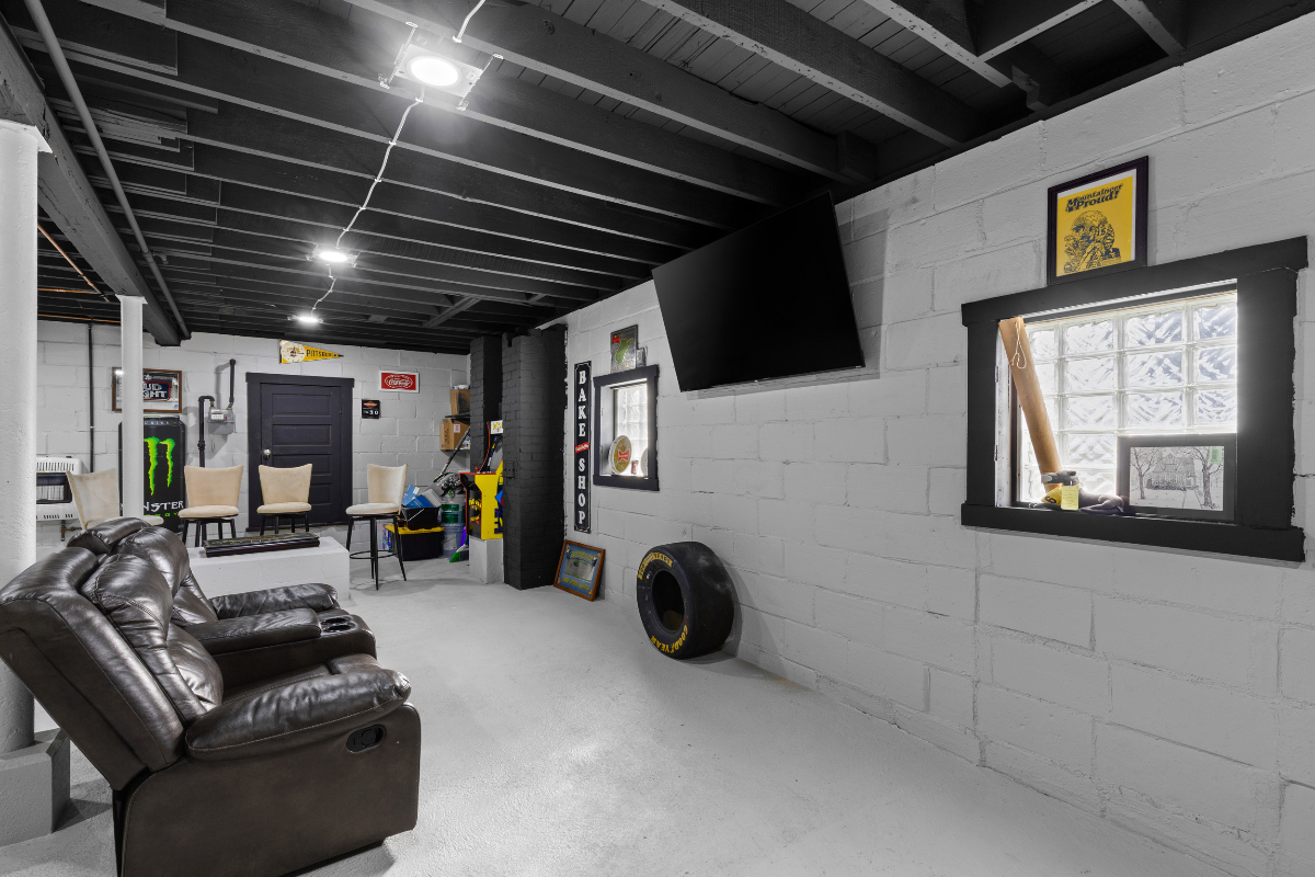 Recently remodeled and thoughtfully furnished, this modern open-concept home - Photo 7