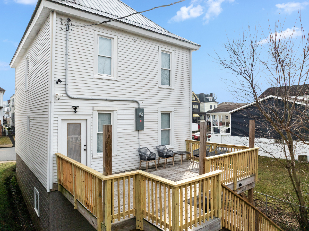 Recently remodeled and thoughtfully furnished, this modern open-concept home - Photo 11