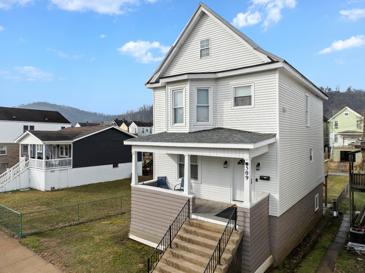 Recently remodeled and thoughtfully furnished, this modern open-concept home - Photo 12