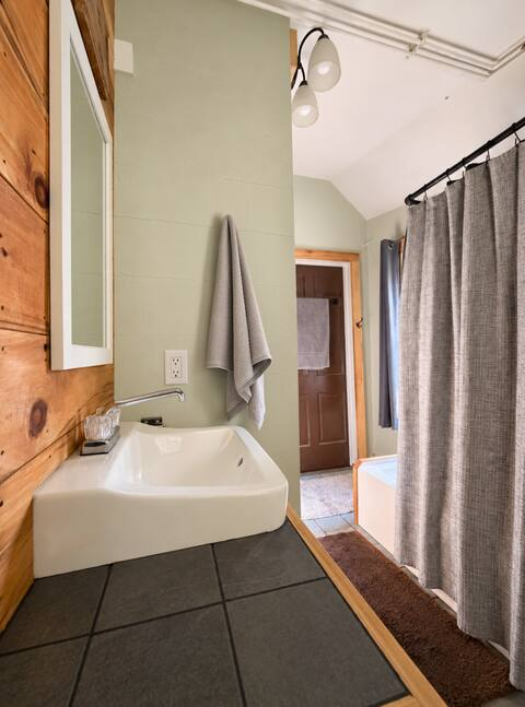 The Artist's Cabin at Red Osier Farm - Photo 4