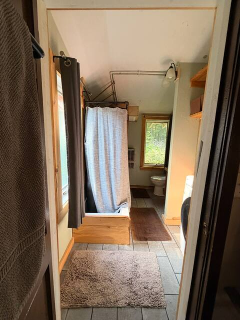 The Artist's Cabin at Red Osier Farm - Photo 7