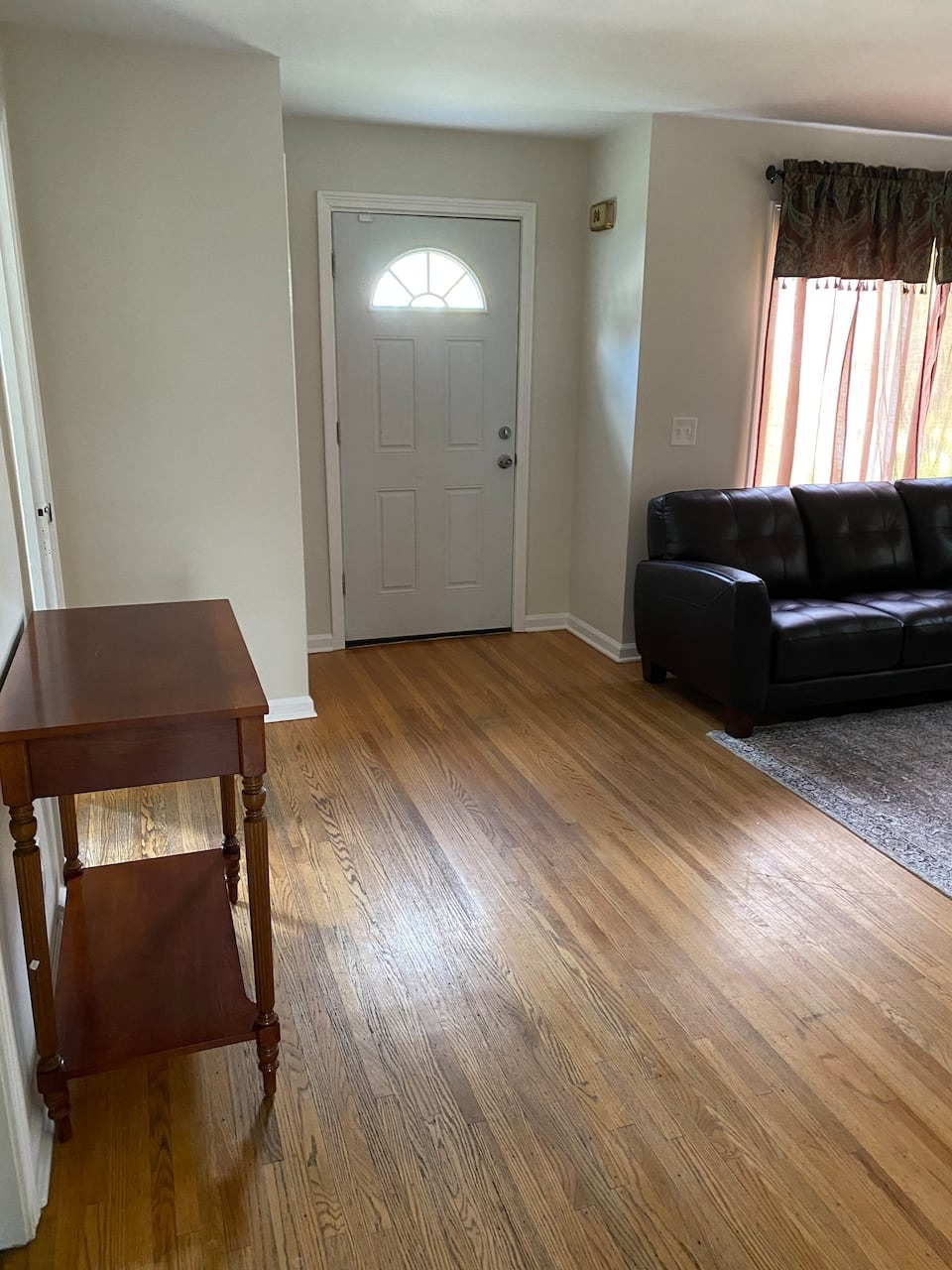 Ontario Breeze Furnished Rental Close To Beach And Downtown - Photo 4