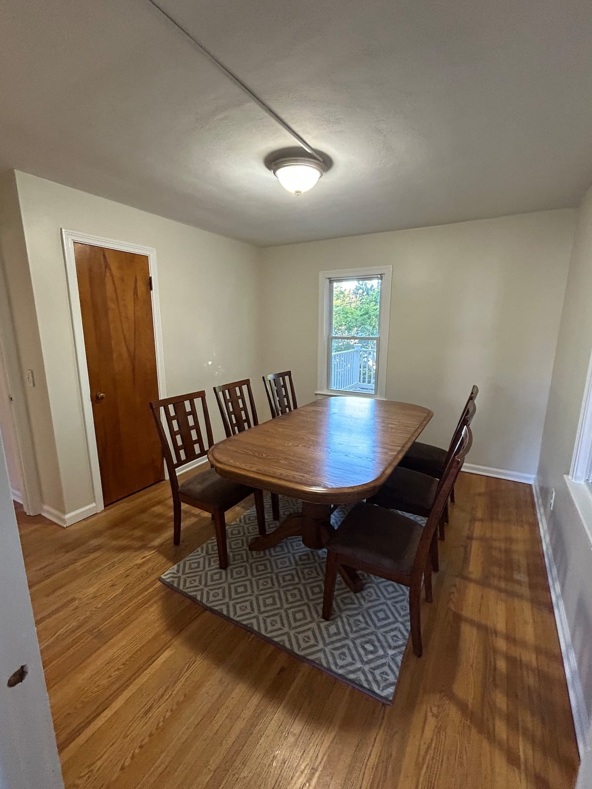 Ontario Breeze Furnished Rental Close To Beach And Downtown - Photo 12