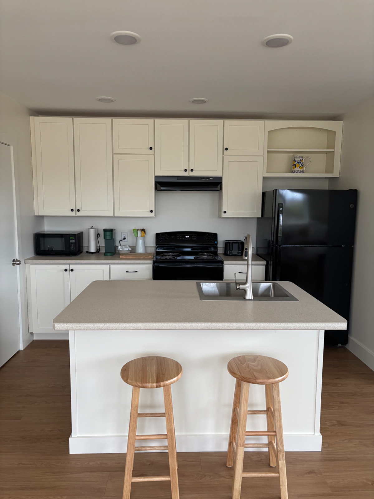 BARNDOMINIUM CONVIENT COUNTRY  LOCATION........ BRAND NEW 1-BEDROOM APARTMENT - Photo 7