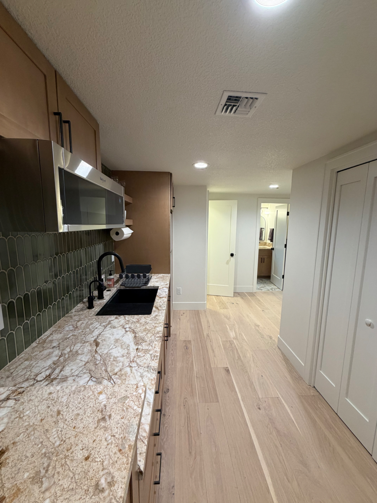 Walkable River West Suite - Photo 4