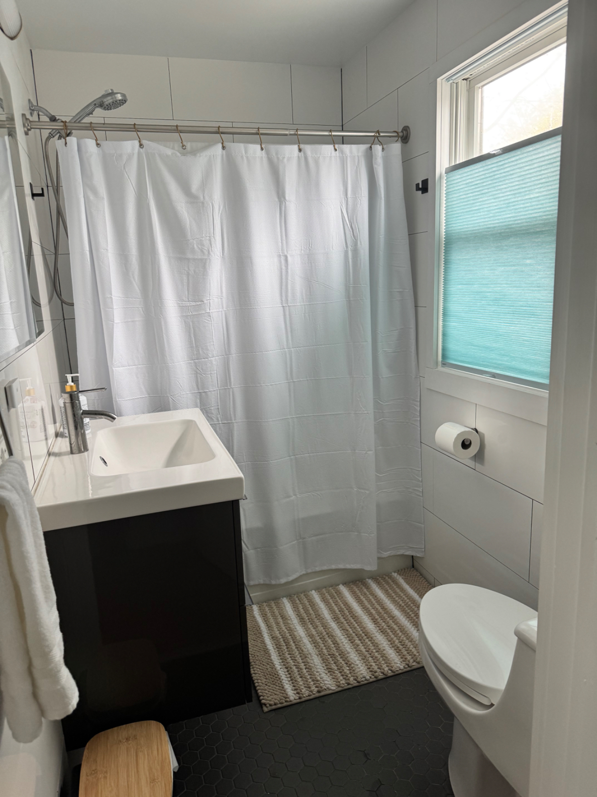Charming 3-Bedroom Home with Dedicated Parking and Easy Access to Shopping, Dining, and Everyday Ess - Photo 6