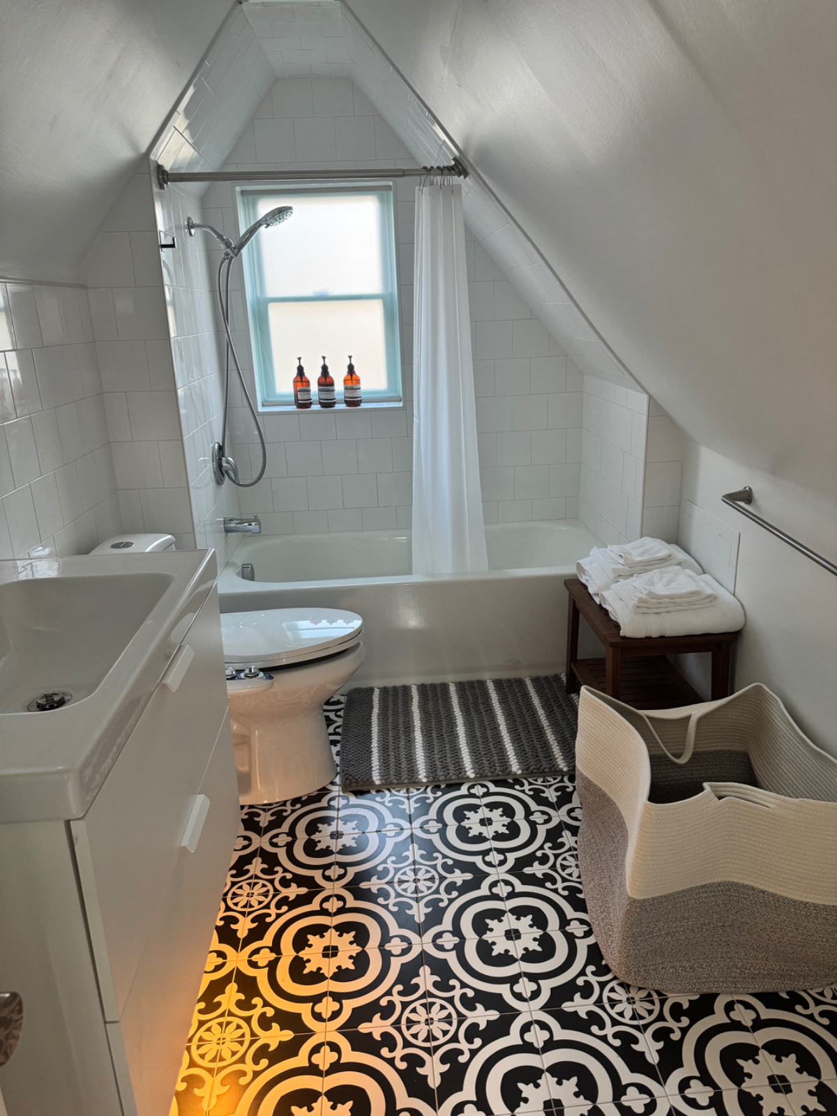 Charming 3-Bedroom Home with Dedicated Parking and Easy Access to Shopping, Dining, and Everyday Ess - Photo 11