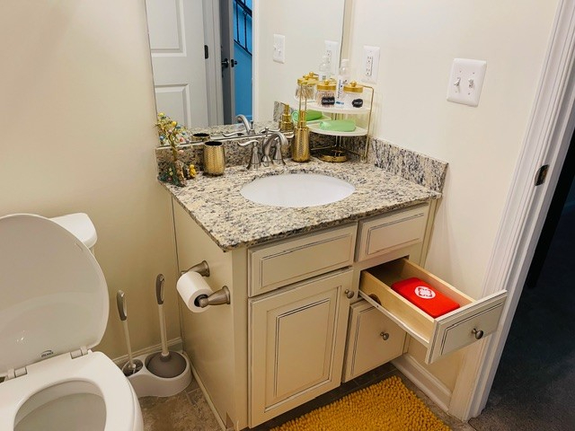 Southeast Luxe Suite (Private Entrance, Entire Floor) Near Metro & Hospitals - Photo 3