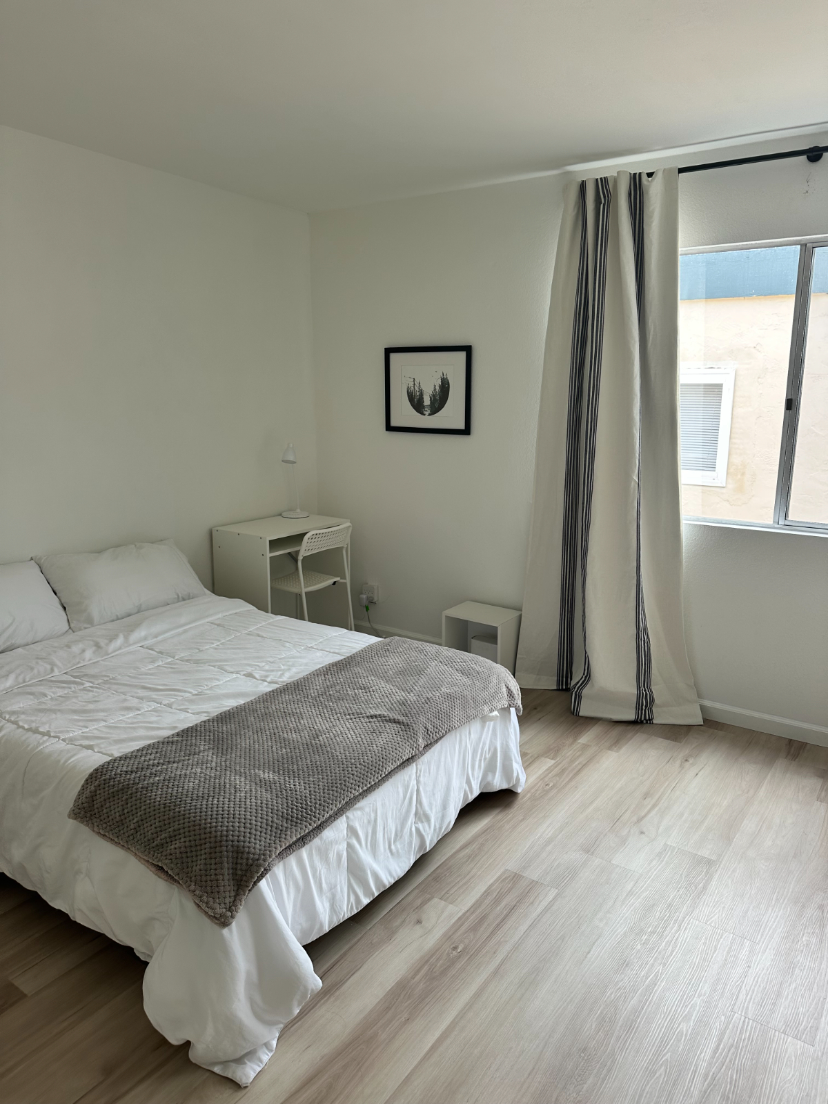 Spacious room in PB townhouse - Photo 1