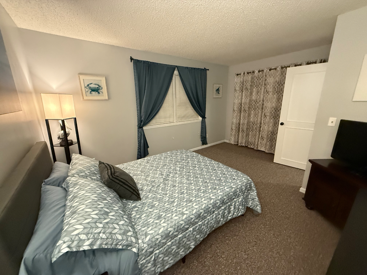 Owner is rarely on-site. Tenant has near-exclusive use of the townhome - Photo 8