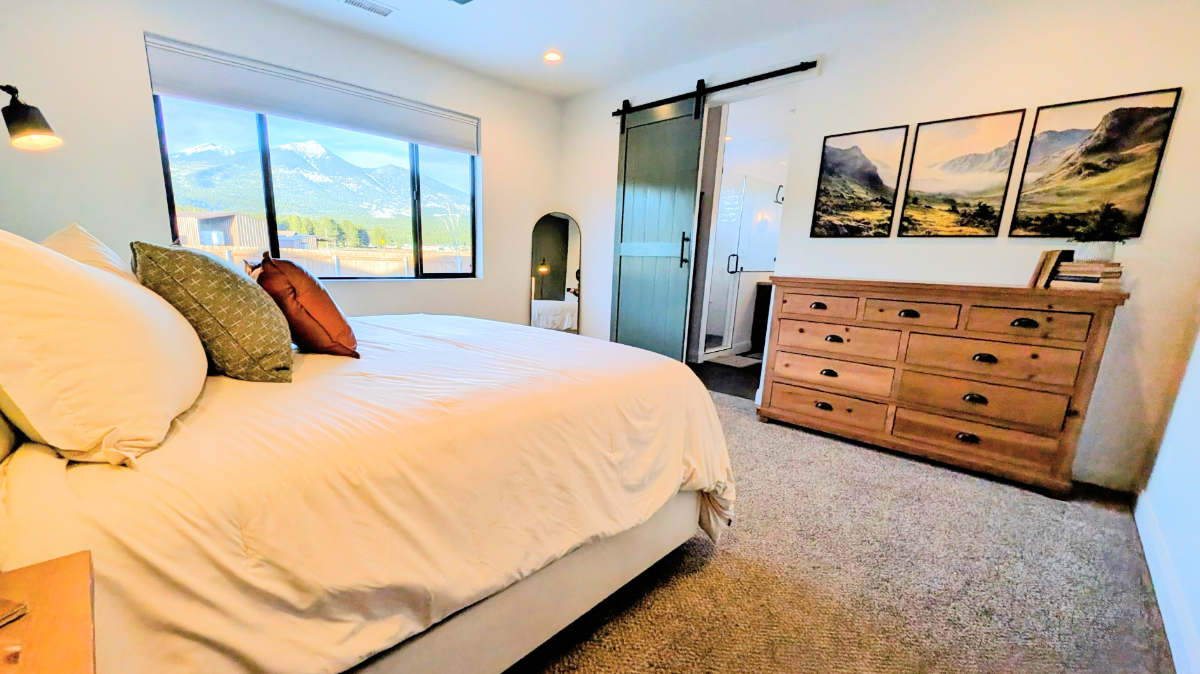 Bright Cottage-Style Home with Sweeping Views - Minutes to Town & Slopes - Photo 10