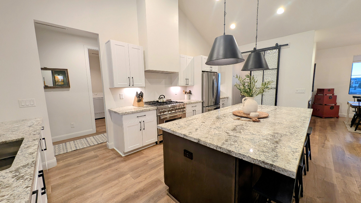 Bright Cottage-Style Home with Sweeping Views - Minutes to Town & Slopes - Photo 3