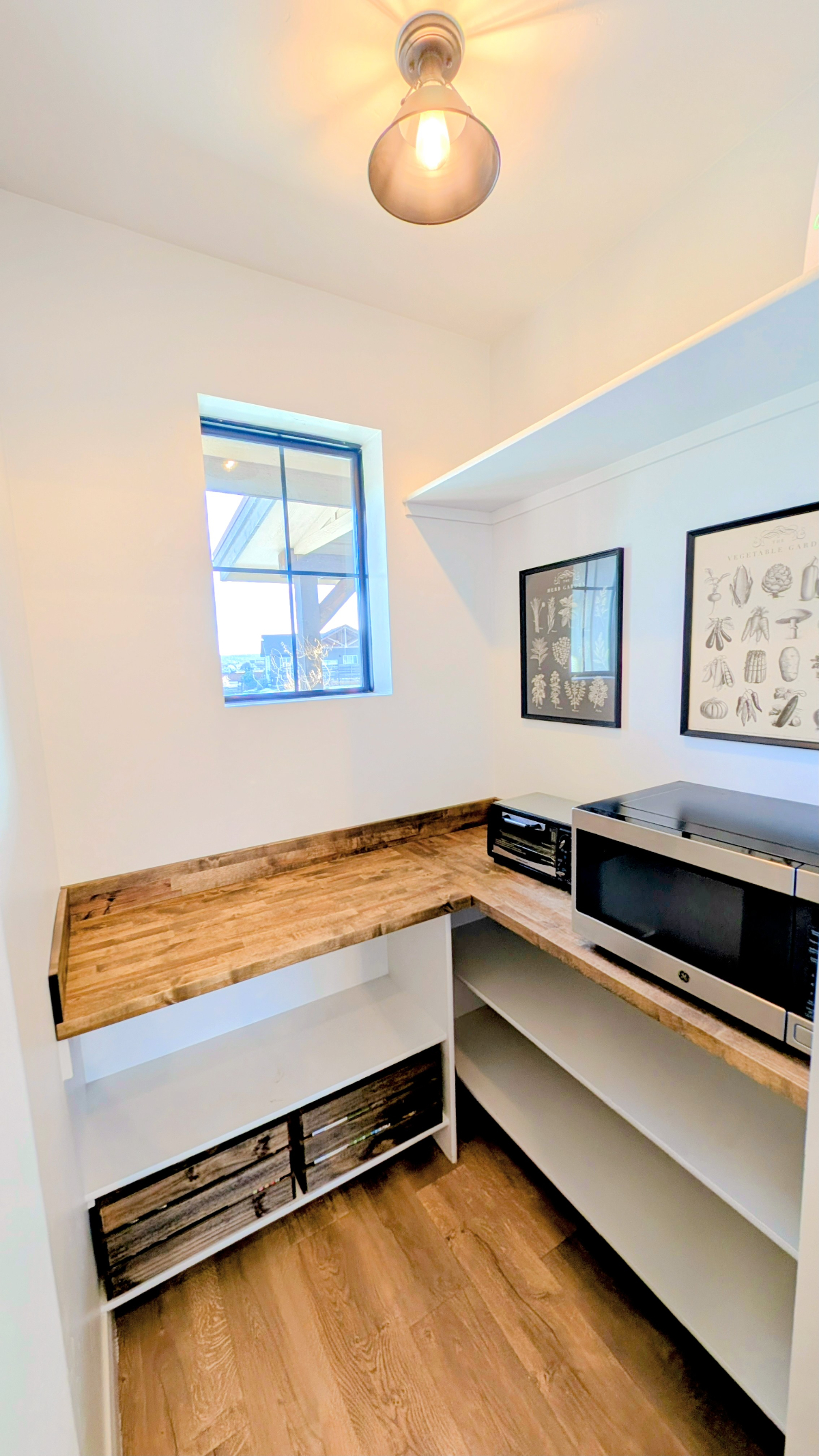 Bright Cottage-Style Home with Sweeping Views - Minutes to Town & Slopes - Photo 8