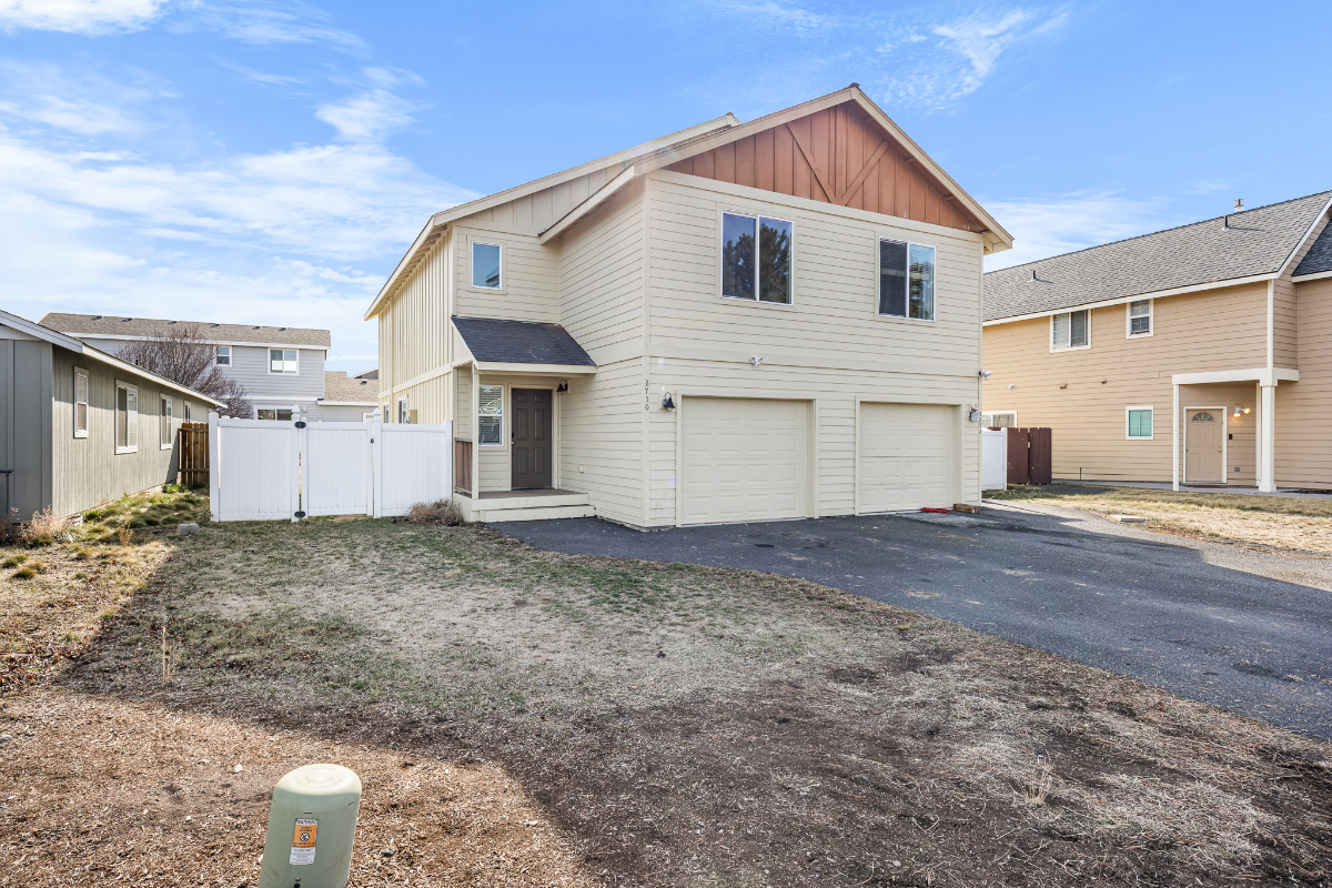 Turn-Key 3 Bed, 2.5 Bath Duplex with Garage & Fenced Yard - Photo 1