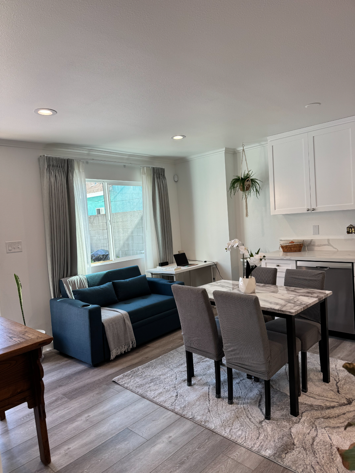 Modern Furnished 2BR ADU utilities included/ Near Kaiser, USC & Culvert City - Photo 2