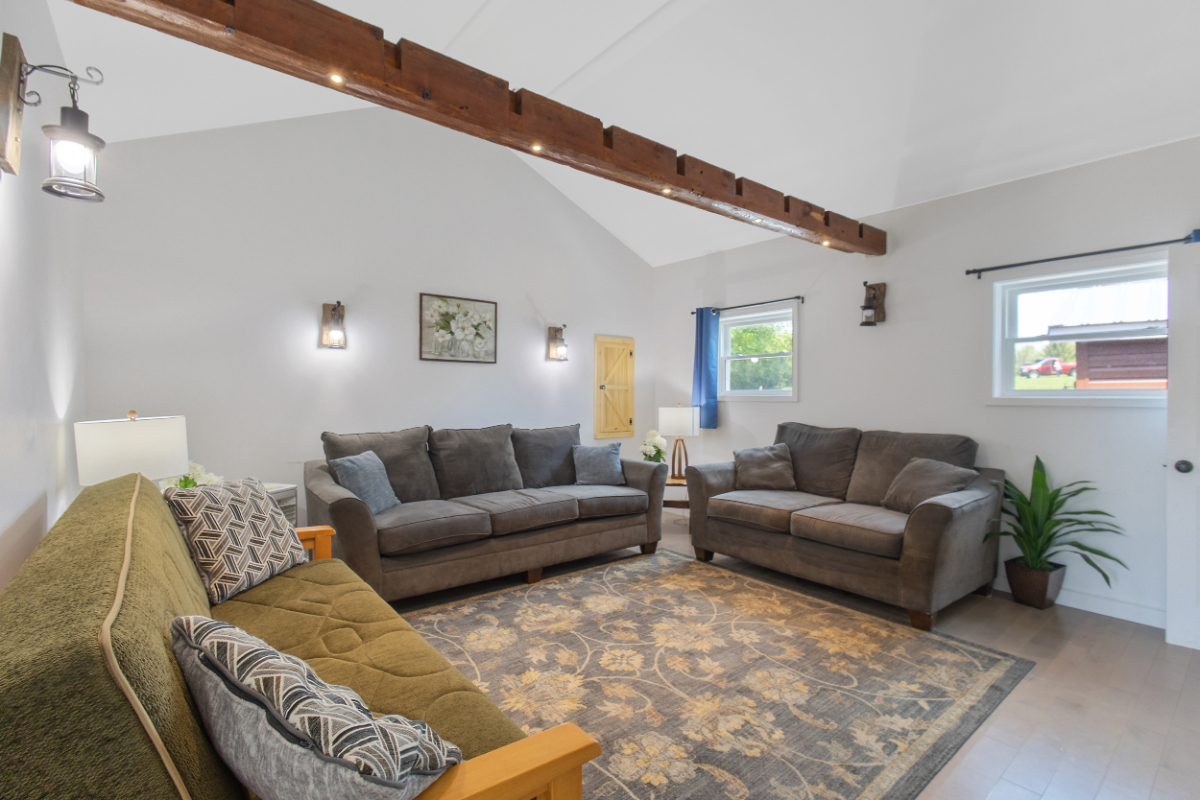 3BR/2BA Country Cottage | 6mins from I-87, 25mins to Nine Mile & Novelis - Photo 6