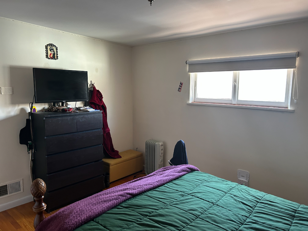 Comfortable furnished room with workspace in vibrant Denver neighborhood - Photo 2
