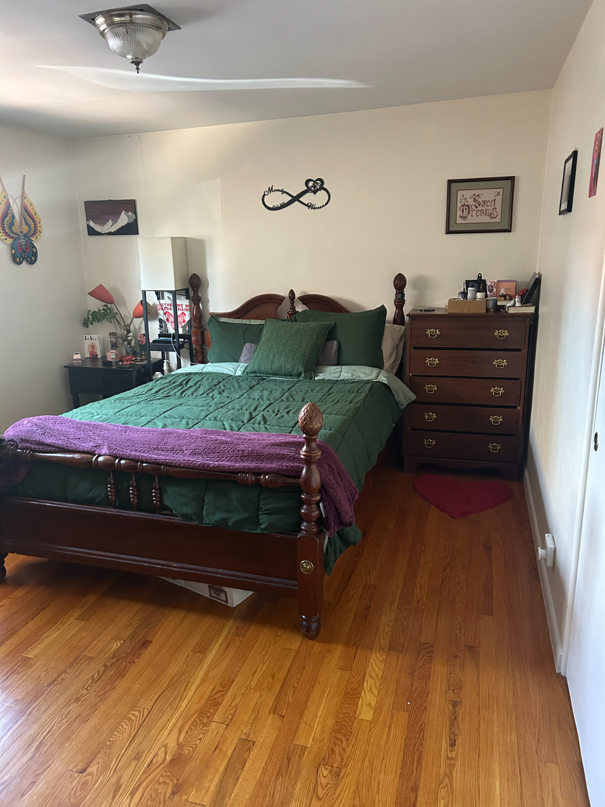 Comfortable furnished room with workspace in vibrant Denver neighborhood - Photo 3