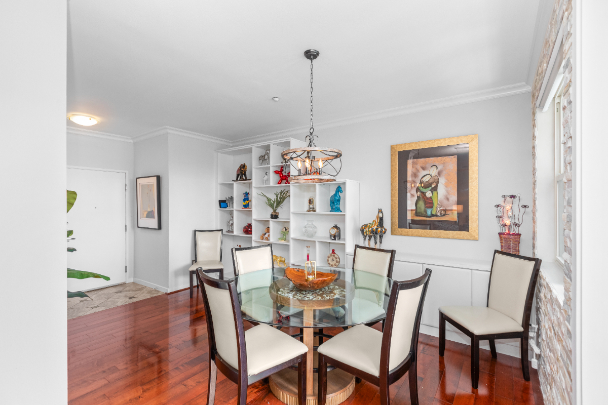 Upgraded, Walkable Condo in Hillcrest with 2 parking spaces - Photo 6