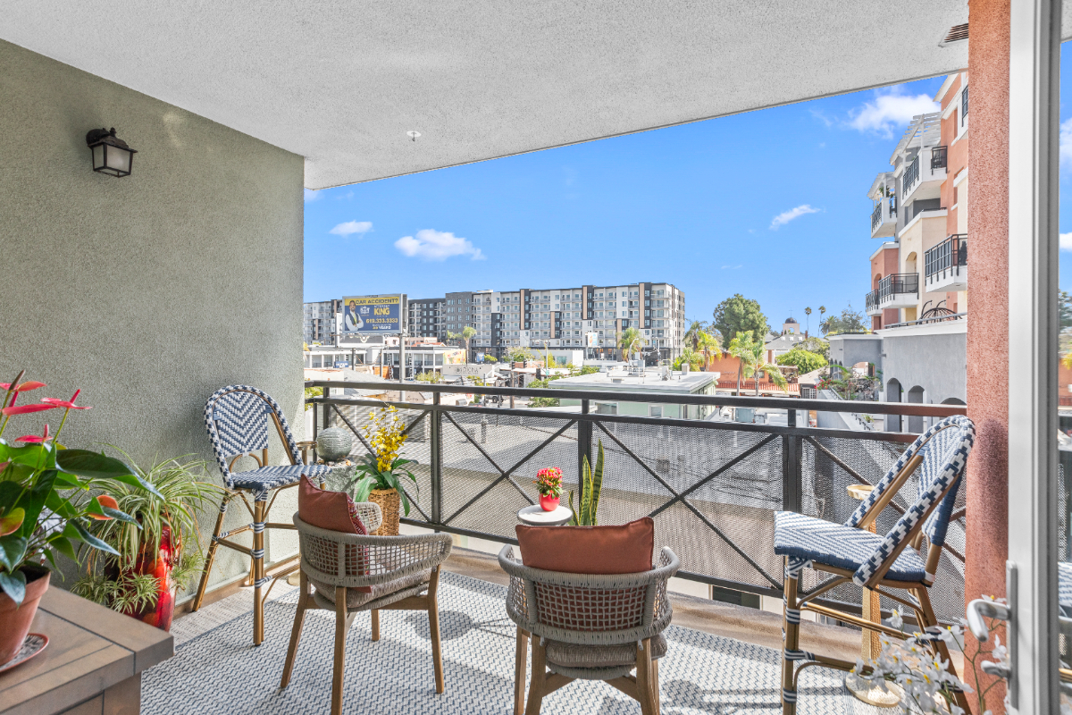 Upgraded, Walkable Condo in Hillcrest with 2 parking spaces - Photo 5