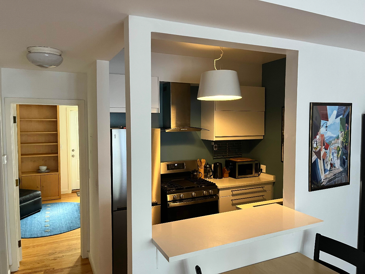 Sunny 1-bdrm in safe, historic Telegraph Hill, near North Beach cafes, restaurants, shops and nightlife - Photo 3