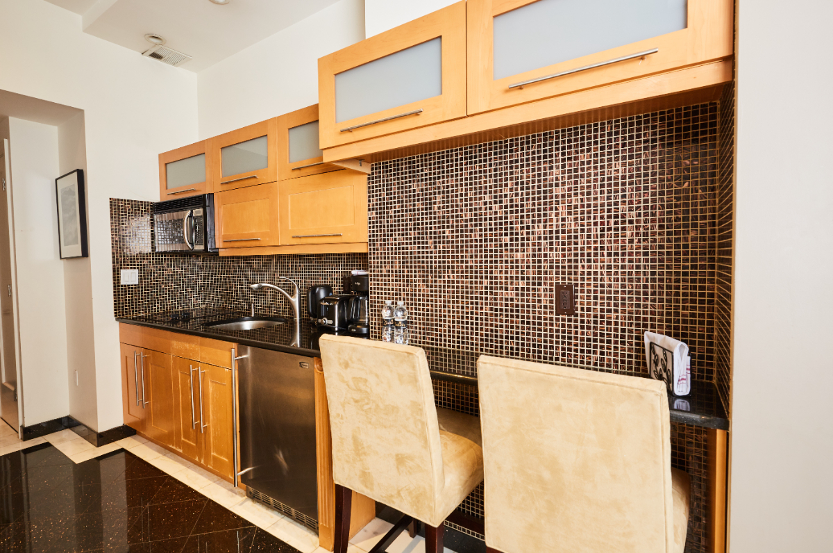 Welcome to Your Spacious Midtown Boutique Hotel - Photo 4