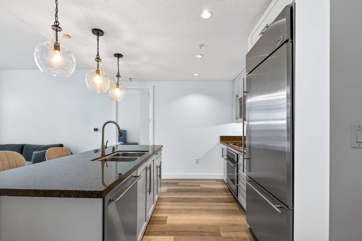 Luxurious condo by the harbor 1bd 2bth private patio - Photo 3