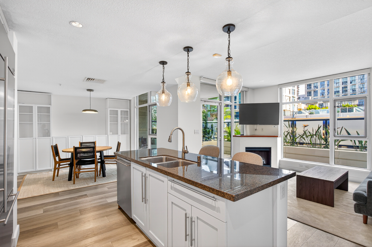 Luxurious condo by the harbor 1bd 2bth private patio - Photo 6