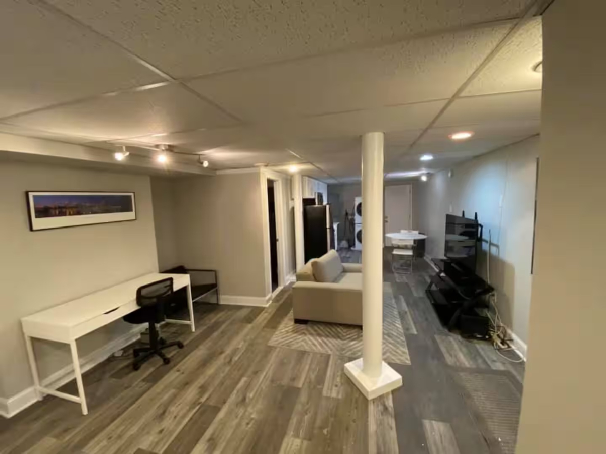 Lower Unit - Photo 1
