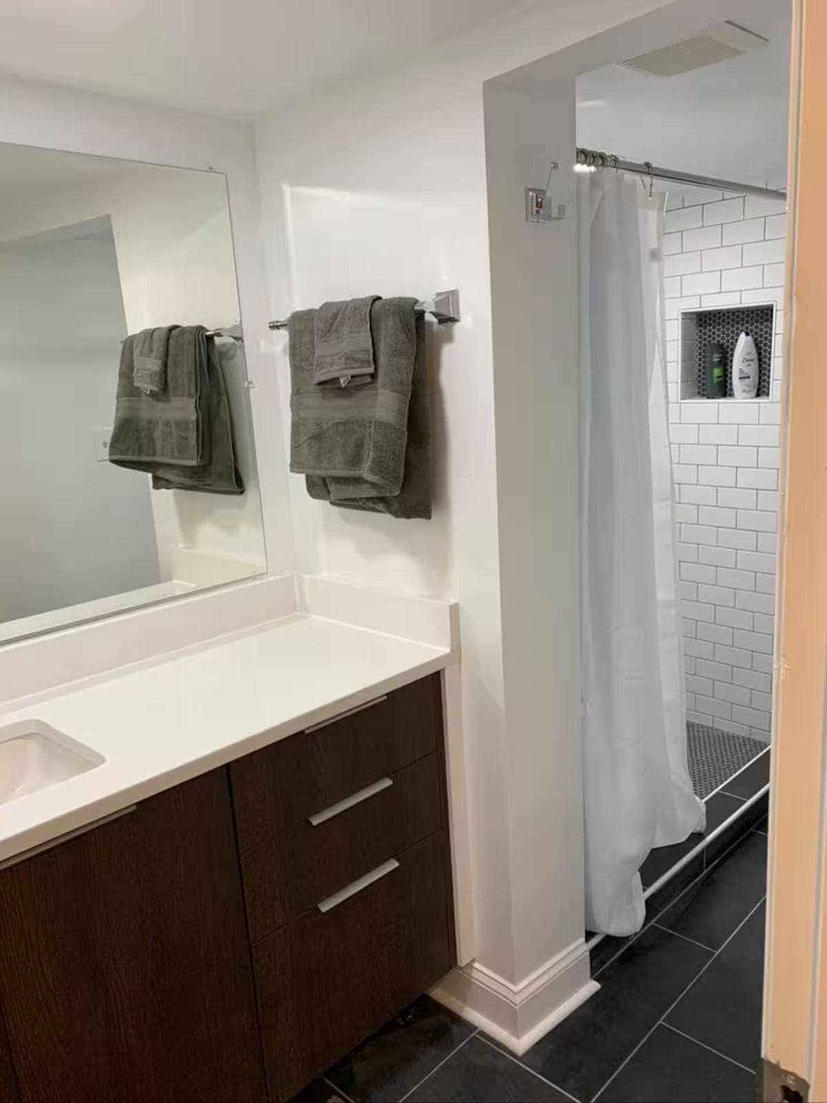 Lower Unit - Photo 8