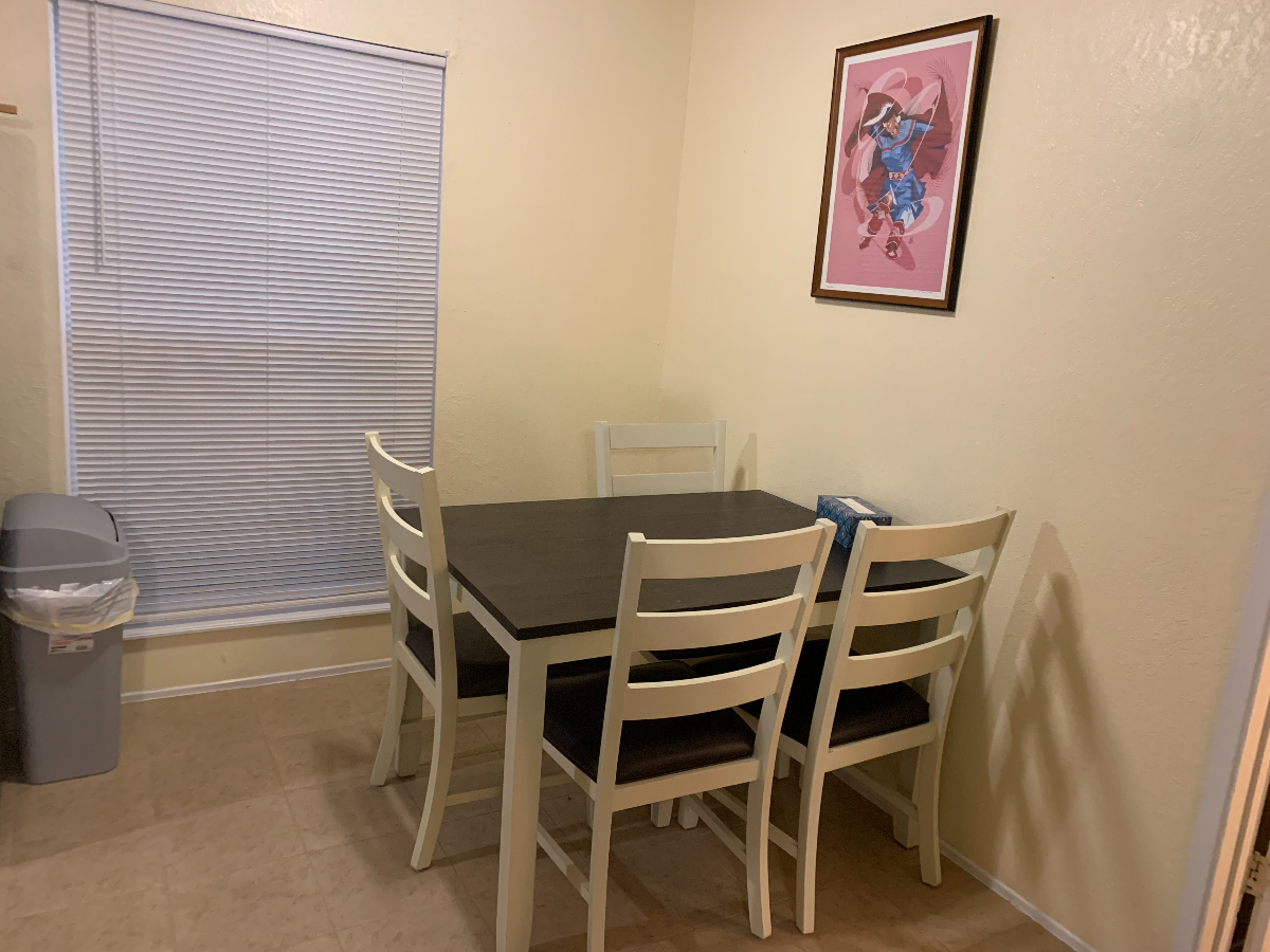 Newly refurbished comfortable two bedroom apartment - Photo 3