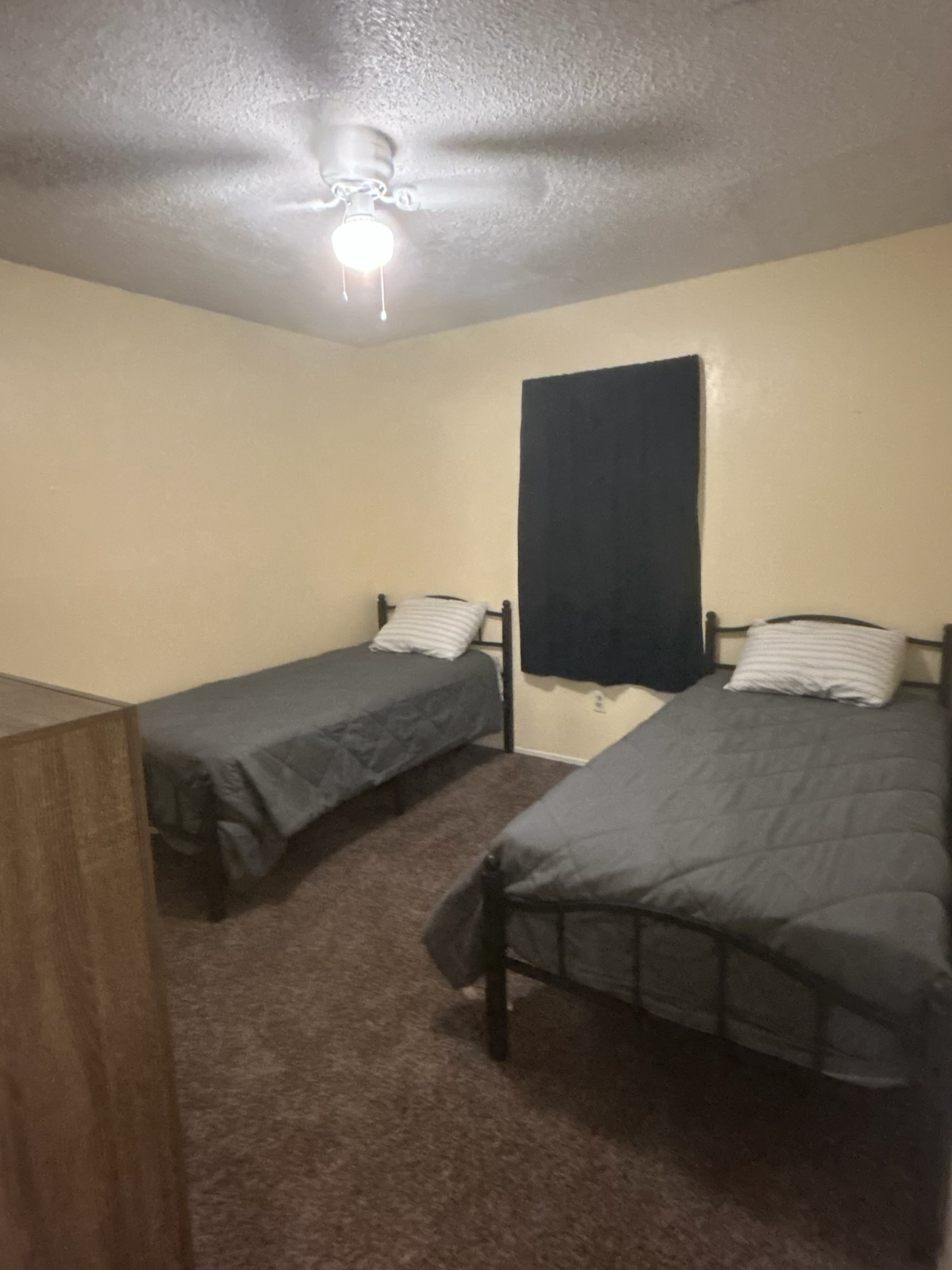 Newly refurbished comfortable two bedroom apartment - Photo 5