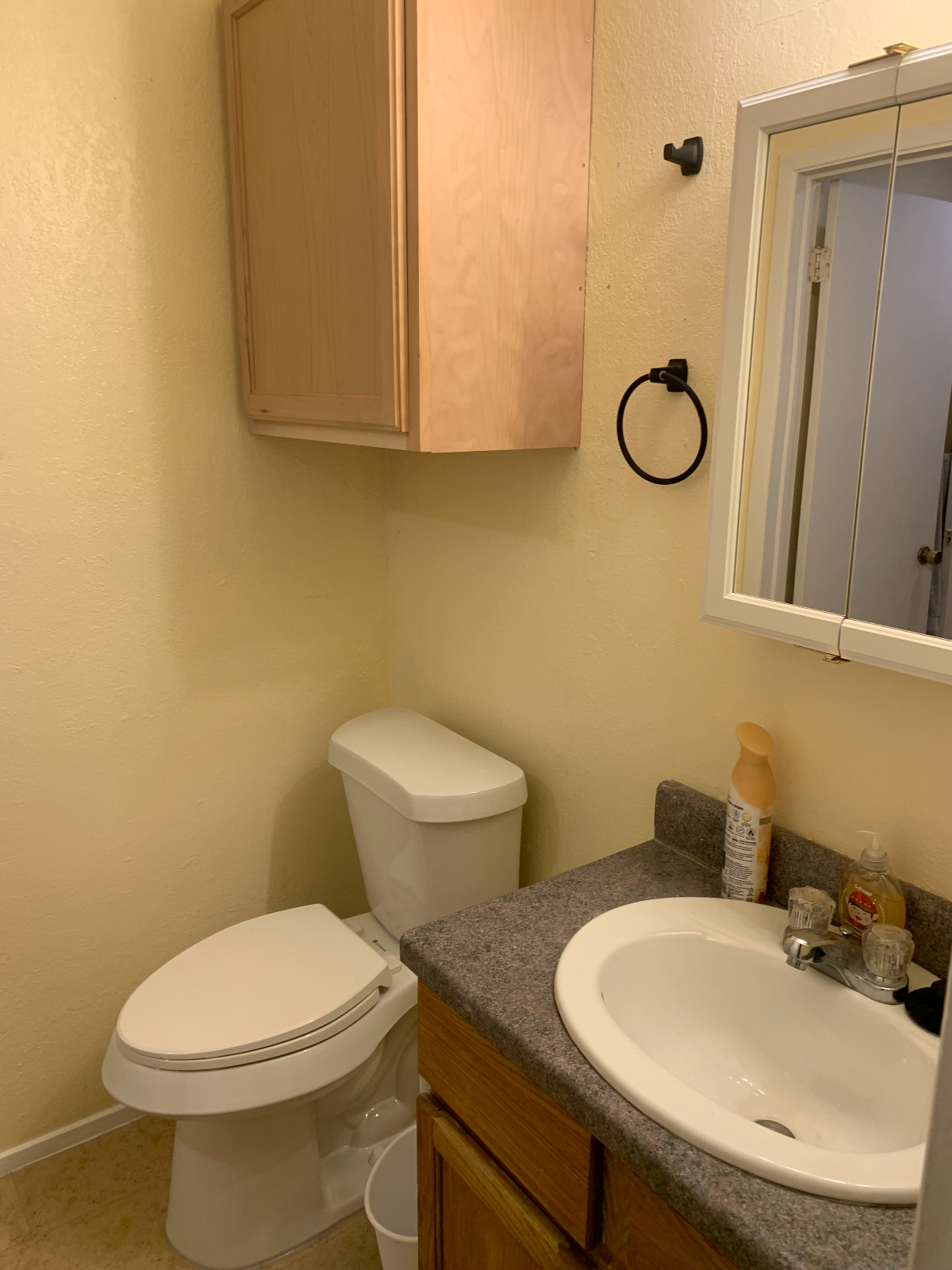 Newly refurbished comfortable two bedroom apartment - Photo 7