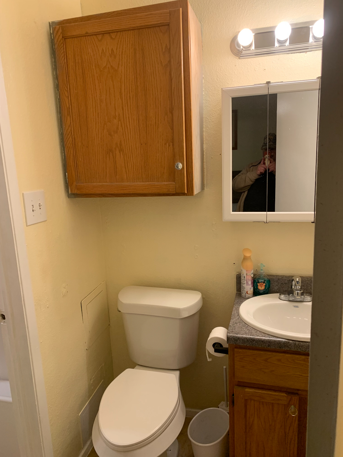 Newly refurbished comfortable two bedroom apartment - Photo 8