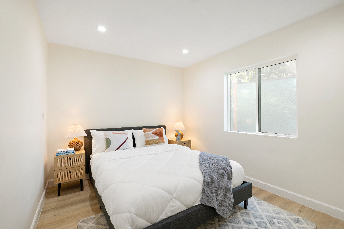 GREAT Location 2 Bedroom 1 Bath Beautiful ADU - Photo 2