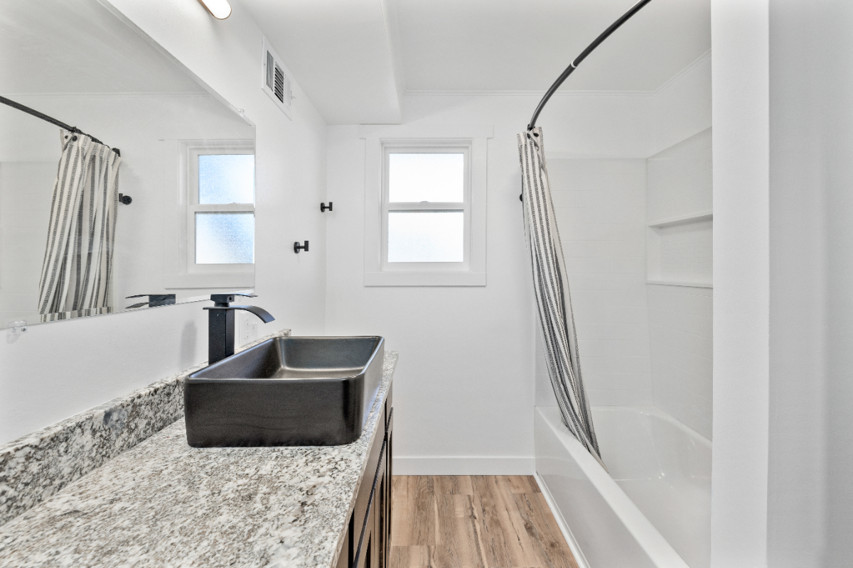 Quiet, Secure w/ Everything you need.  1-Bed Apartment Fully Furnished 1 Block from Hospital - Photo 10