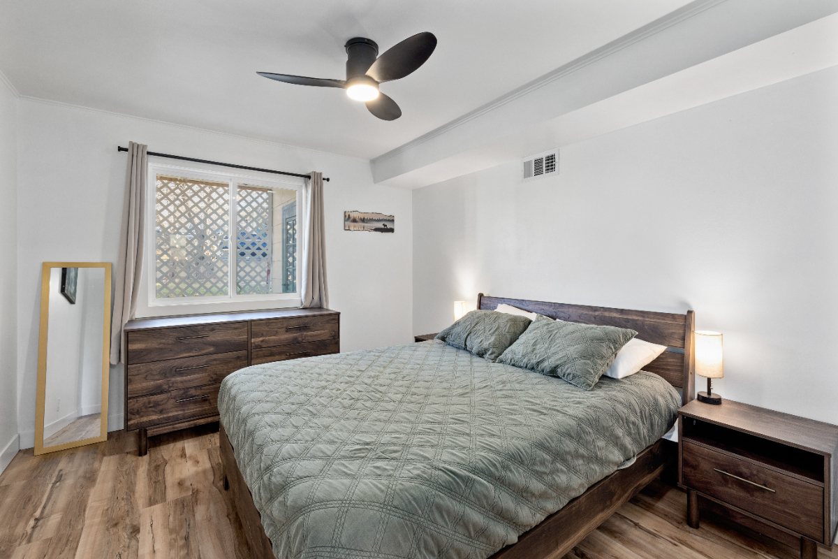 Quiet, Secure w/ Everything you need.  1-Bed Apartment Fully Furnished 1 Block from Hospital - Photo 12